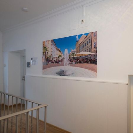 Cityhotel Am Domplatz Self-Checkin كلاغنفورت المظهر الخارجي الصورة