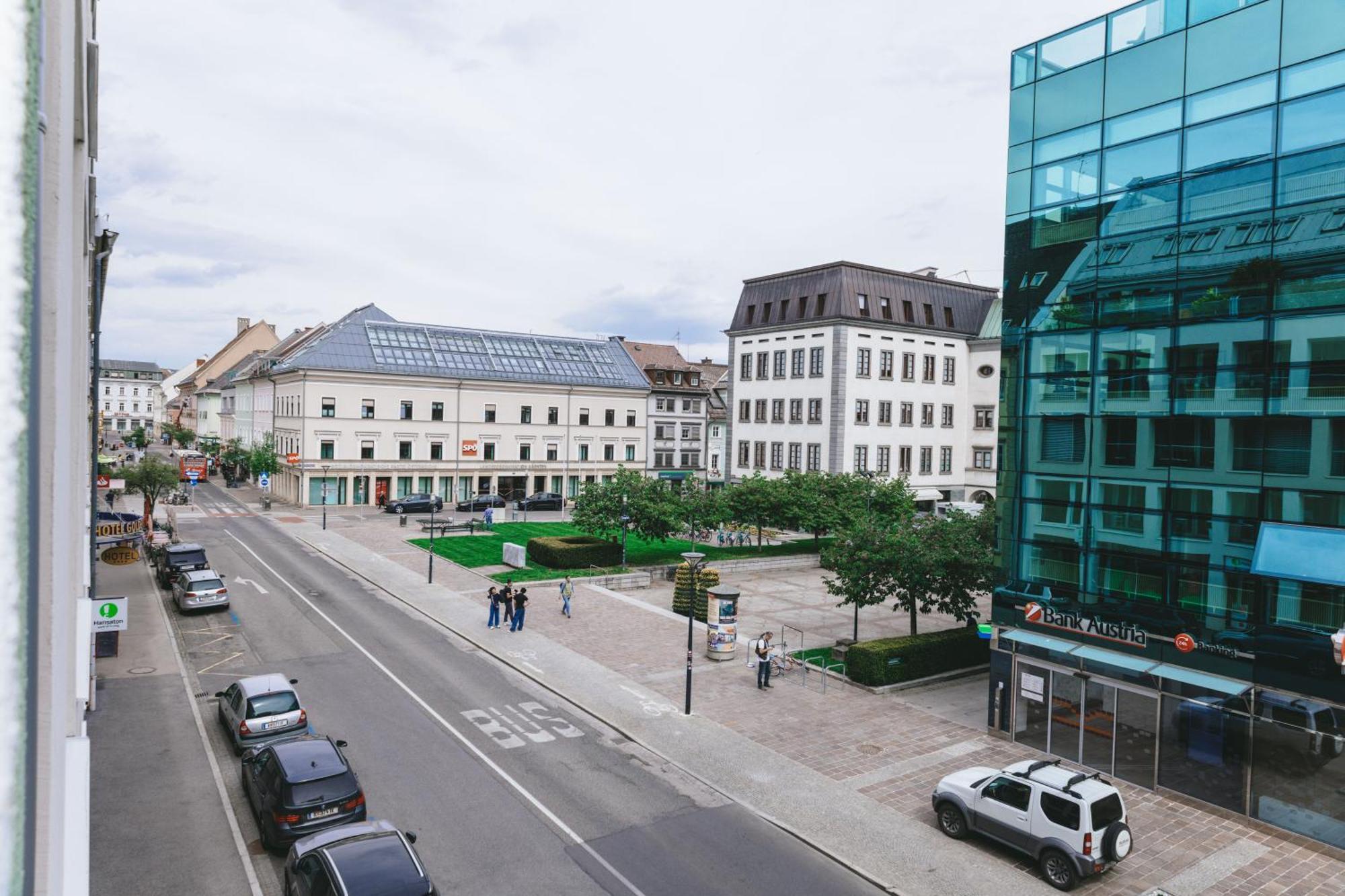 Cityhotel Am Domplatz Self-Checkin كلاغنفورت المظهر الخارجي الصورة