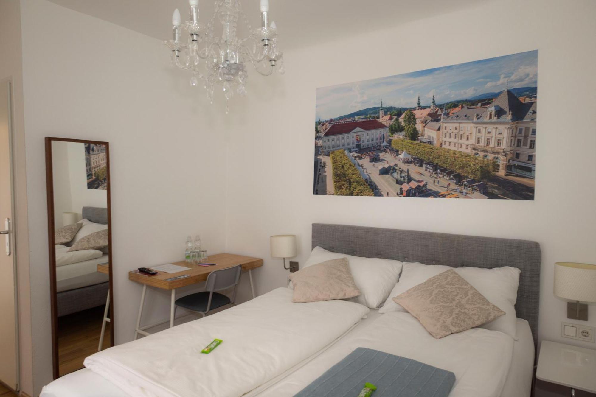 Cityhotel Am Domplatz Self-Checkin كلاغنفورت المظهر الخارجي الصورة