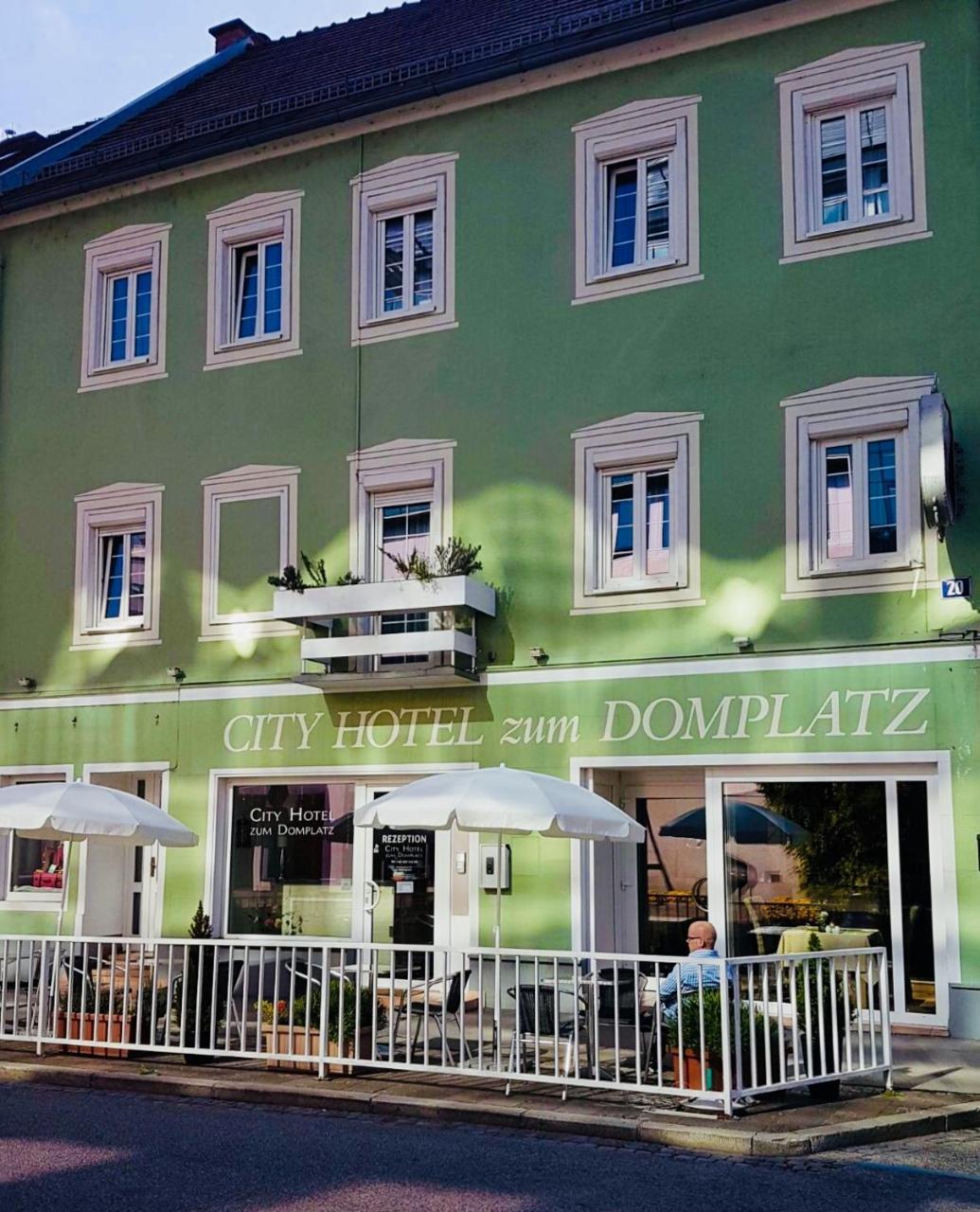 Cityhotel Am Domplatz Self-Checkin كلاغنفورت المظهر الخارجي الصورة